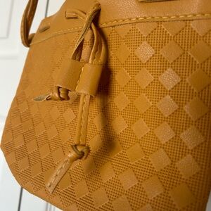 Textured Drawstring Bucket Bag - Tan